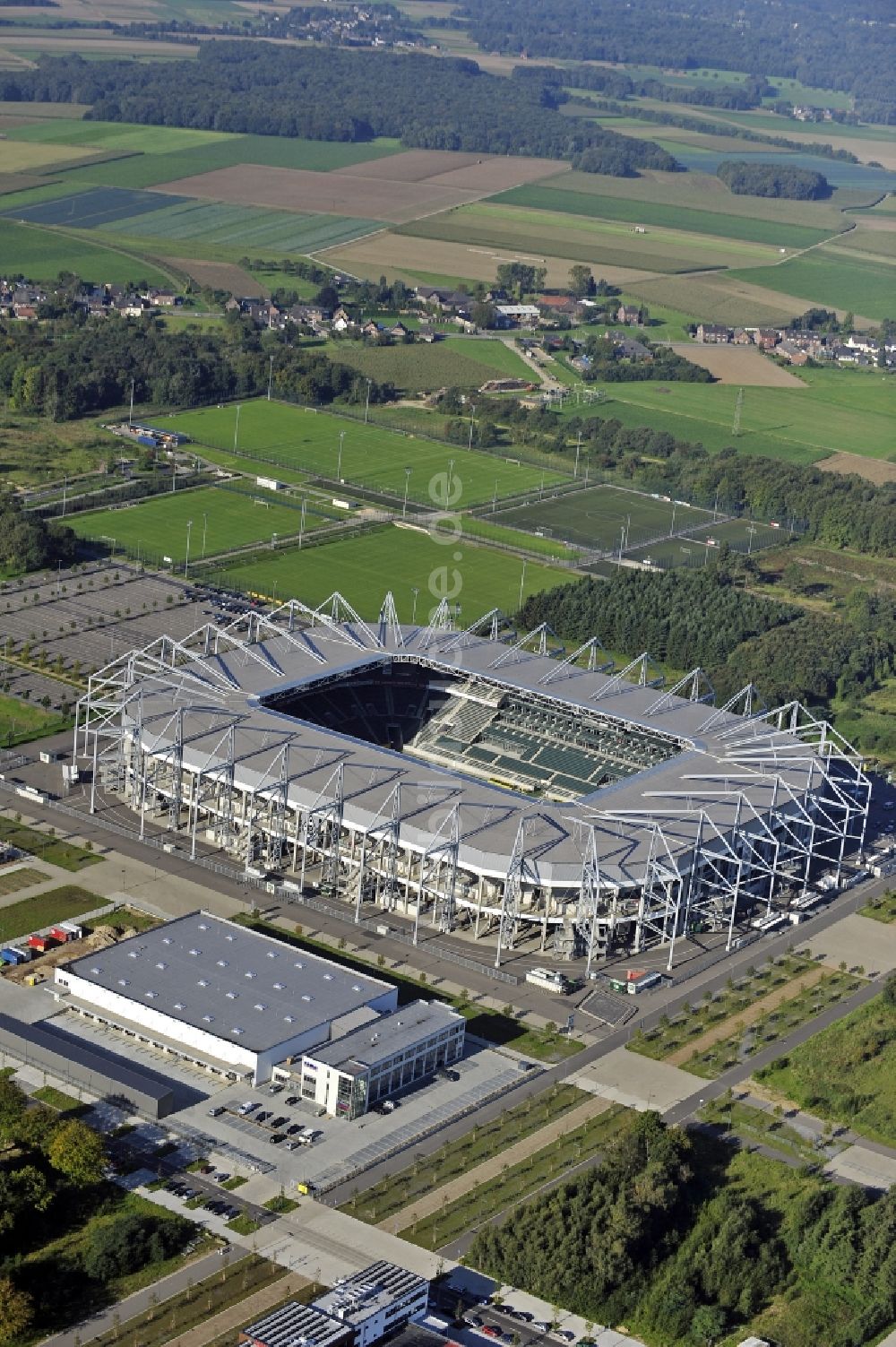 Mönchengladbach von oben - Sportstätten-Gelände der Arena des Stadion BORUSSIA-PARK in Mönchengladbach im Bundesland Nordrhein-Westfalen, Deutschland