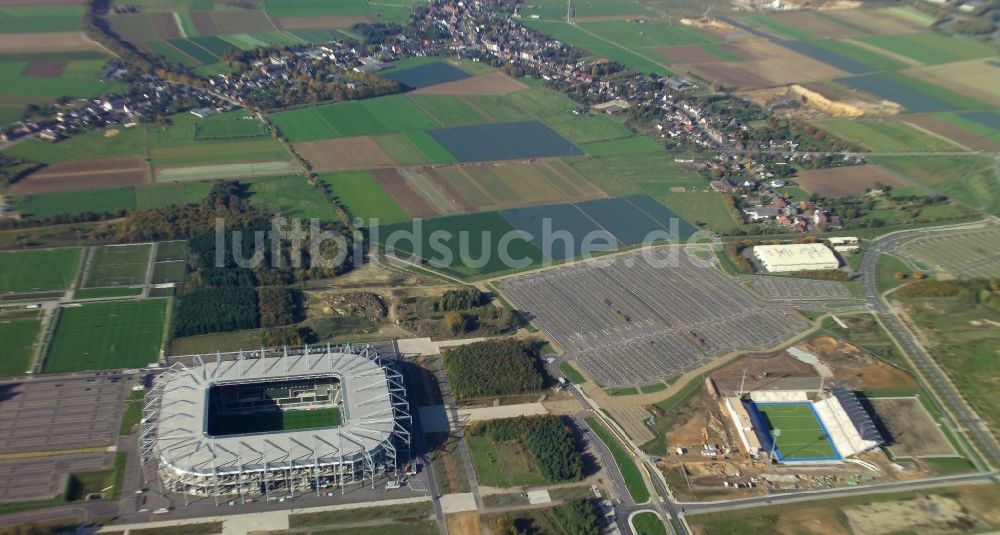 Mönchengladbach aus der Vogelperspektive: Sportstätten-Gelände der Arena des Stadion BORUSSIA-PARK in Mönchengladbach im Bundesland Nordrhein-Westfalen, Deutschland