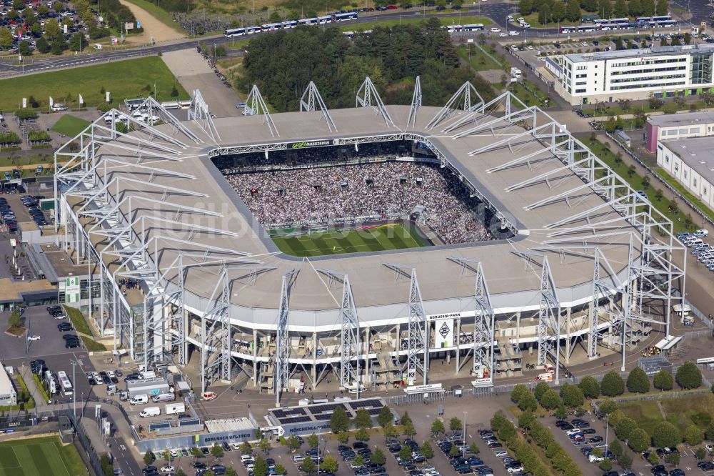 Luftaufnahme Mönchengladbach - Sportstätten-Gelände der Arena des Stadion BORUSSIA-PARK in Mönchengladbach im Bundesland Nordrhein-Westfalen, Deutschland