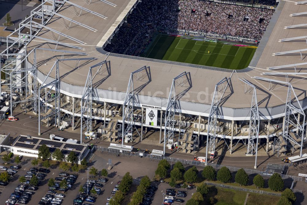 Luftaufnahme Mönchengladbach - Sportstätten-Gelände der Arena des Stadion BORUSSIA-PARK in Mönchengladbach im Bundesland Nordrhein-Westfalen, Deutschland