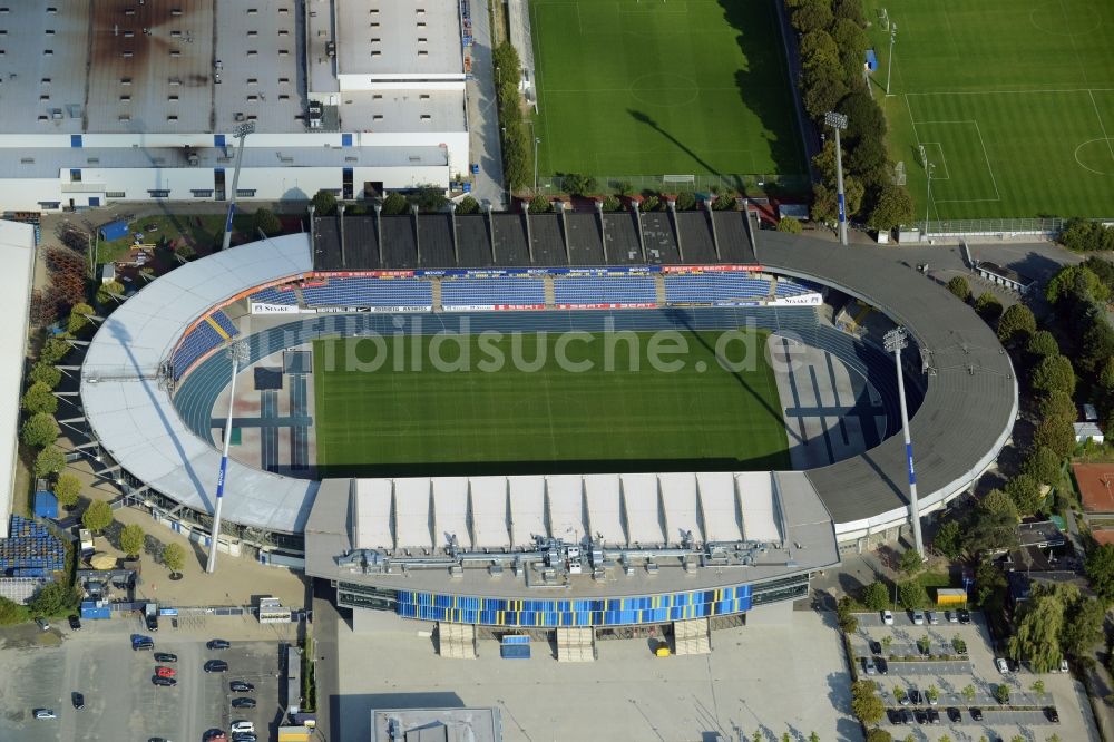 Braunschweig aus der Vogelperspektive: Sportstätten-Gelände der Arena des Stadion in Braunschweig im Bundesland Niedersachsen