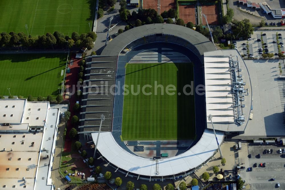 Braunschweig aus der Vogelperspektive: Sportstätten-Gelände der Arena des Stadion in Braunschweig im Bundesland Niedersachsen