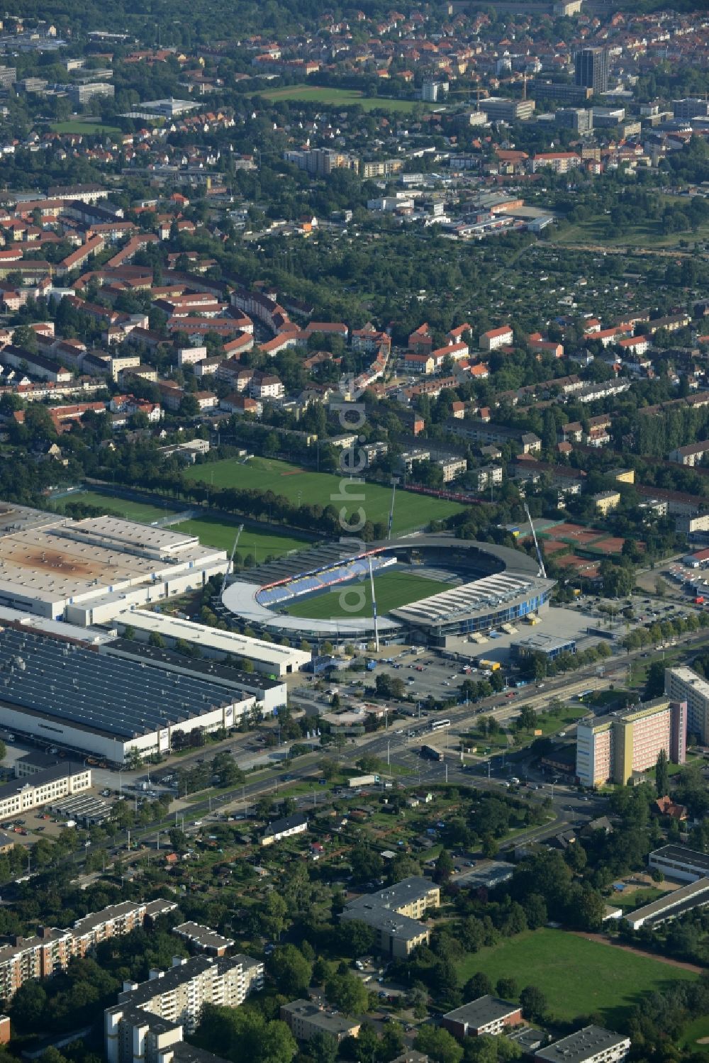 Luftbild Braunschweig - Sportstätten-Gelände der Arena des Stadion in Braunschweig im Bundesland Niedersachsen