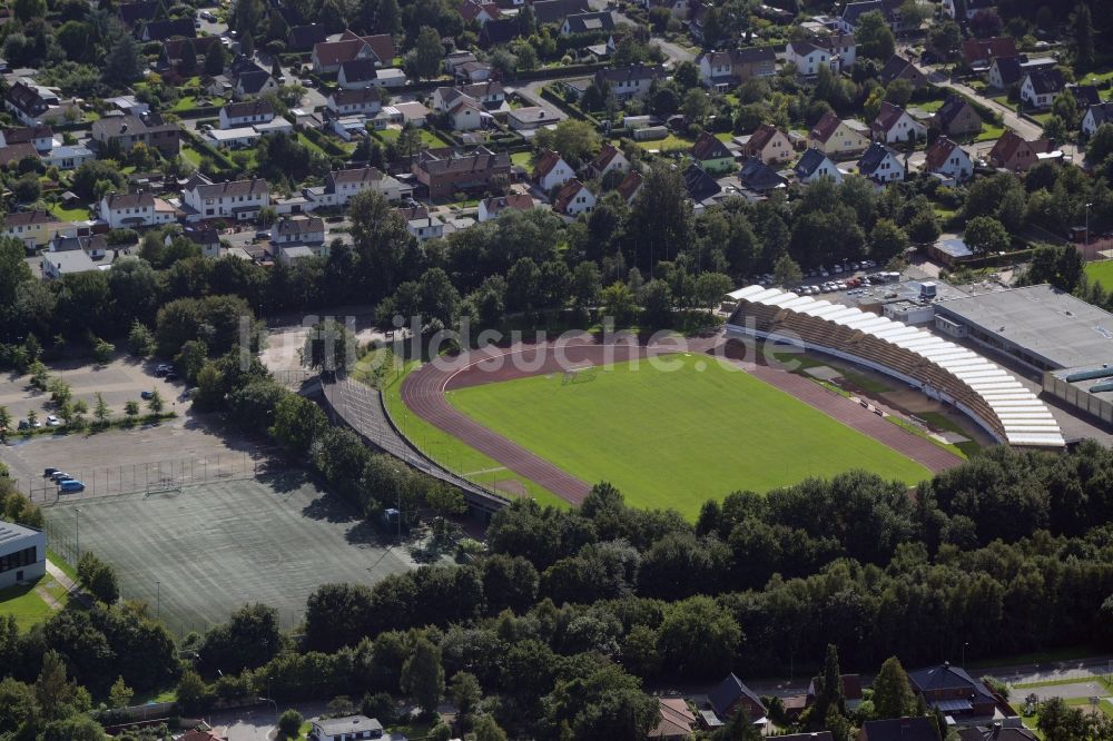 Luftaufnahme Bremerhaven - Sportstätten-Gelände der Arena des Stadion in Bremerhaven im Bundesland Bremen