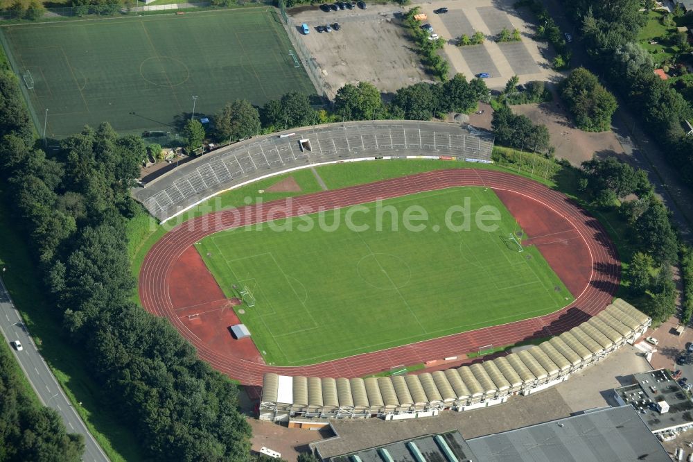 Luftaufnahme Bremerhaven - Sportstätten-Gelände der Arena des Stadion in Bremerhaven im Bundesland Bremen