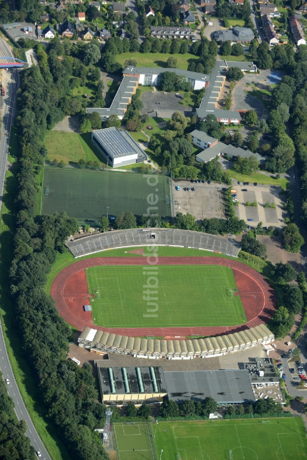 Bremerhaven aus der Vogelperspektive: Sportstätten-Gelände der Arena des Stadion in Bremerhaven im Bundesland Bremen