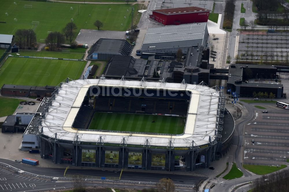 Luftbild Brondby - Sportstätten-Gelände der Arena des Stadion in Brondby in Region Hovedstaden, Dänemark