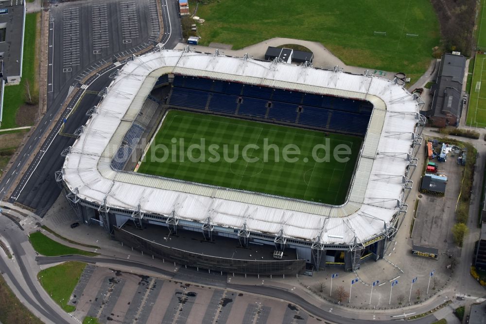 Brondby von oben - Sportstätten-Gelände der Arena des Stadion in Brondby in Region Hovedstaden, Dänemark