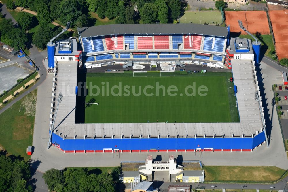 Pilsen aus der Vogelperspektive: Sportstätten-Gelände der Arena des Stadion Doosan Arena an der Struncovy sady in Pilsen in , Tschechien