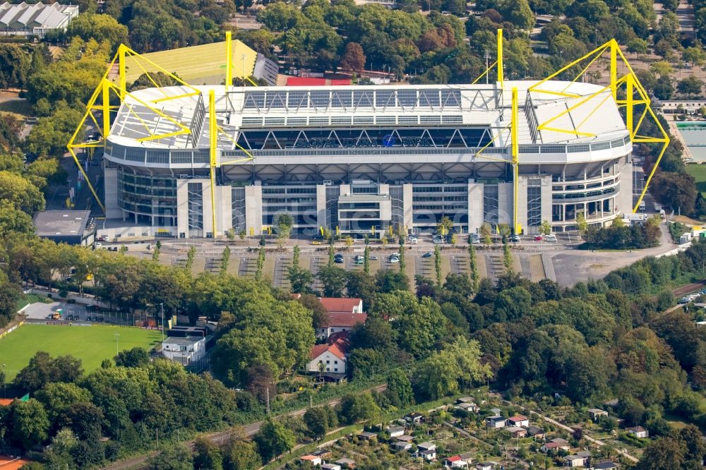 Dortmund von oben - Sportstätten-Gelände der Arena des Stadion in Dortmund im Bundesland Nordrhein-Westfalen