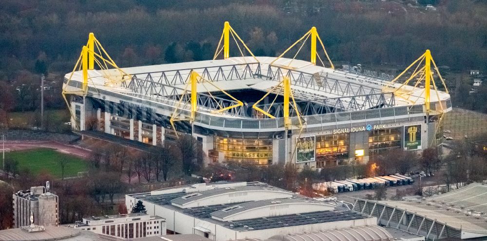 Dortmund von oben - Sportstätten-Gelände der Arena des Stadion in Dortmund im Bundesland Nordrhein-Westfalen