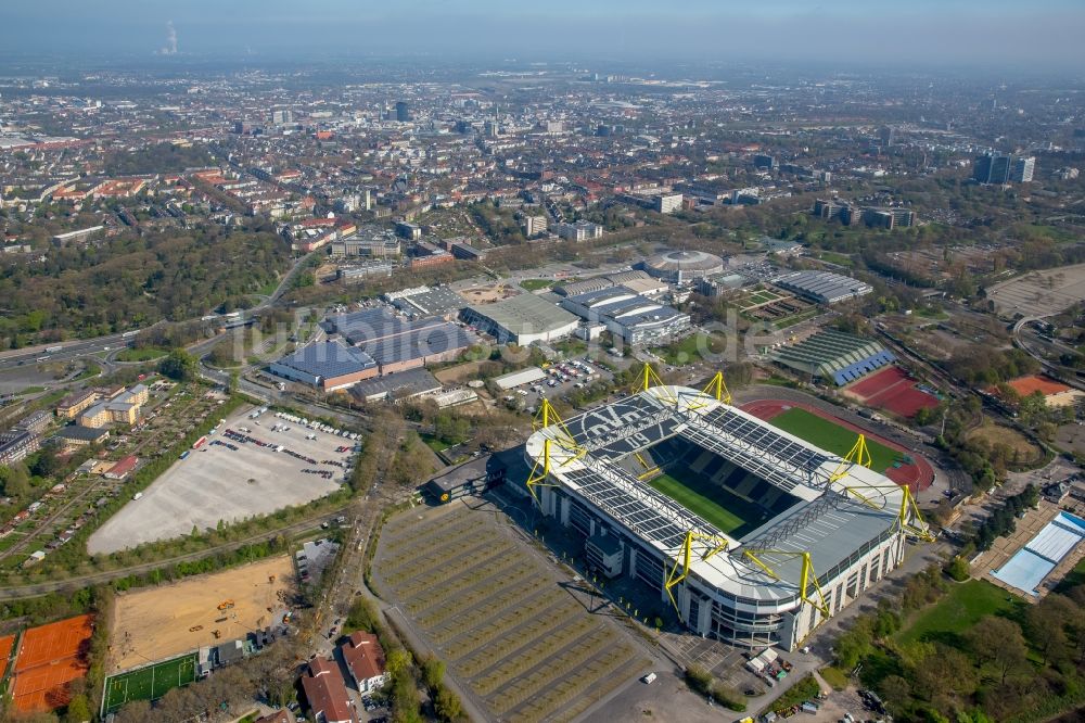 Dortmund von oben - Sportstätten-Gelände der Arena des Stadion in Dortmund im Bundesland Nordrhein-Westfalen