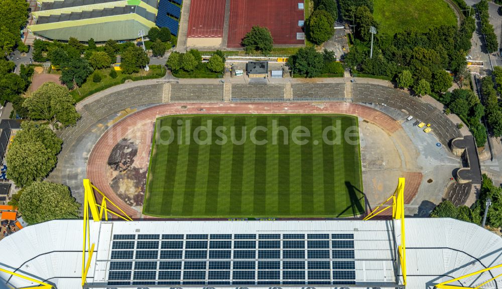 Dortmund von oben - Sportstätten-Gelände der Arena des Stadion in Dortmund im Bundesland Nordrhein-Westfalen