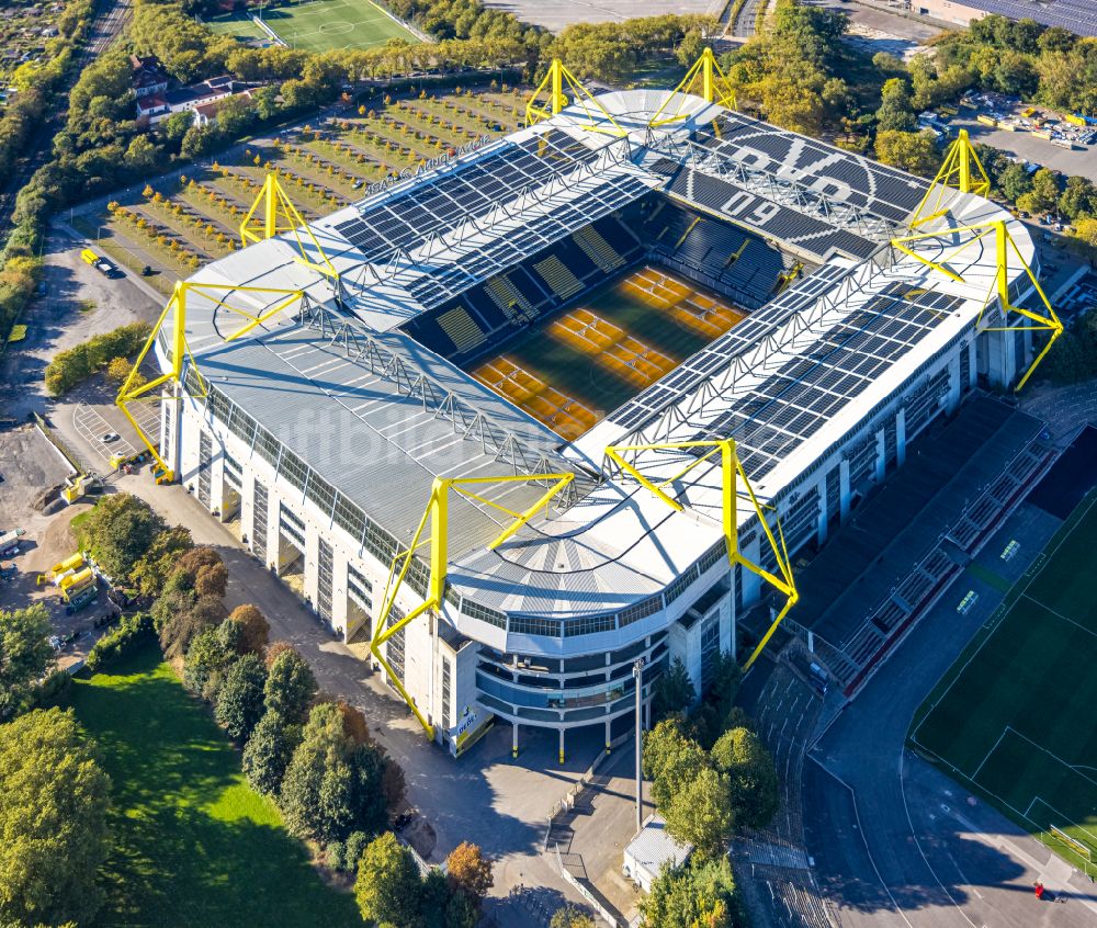 Dortmund von oben - Sportstätten-Gelände der Arena des Stadion in Dortmund im Bundesland Nordrhein-Westfalen