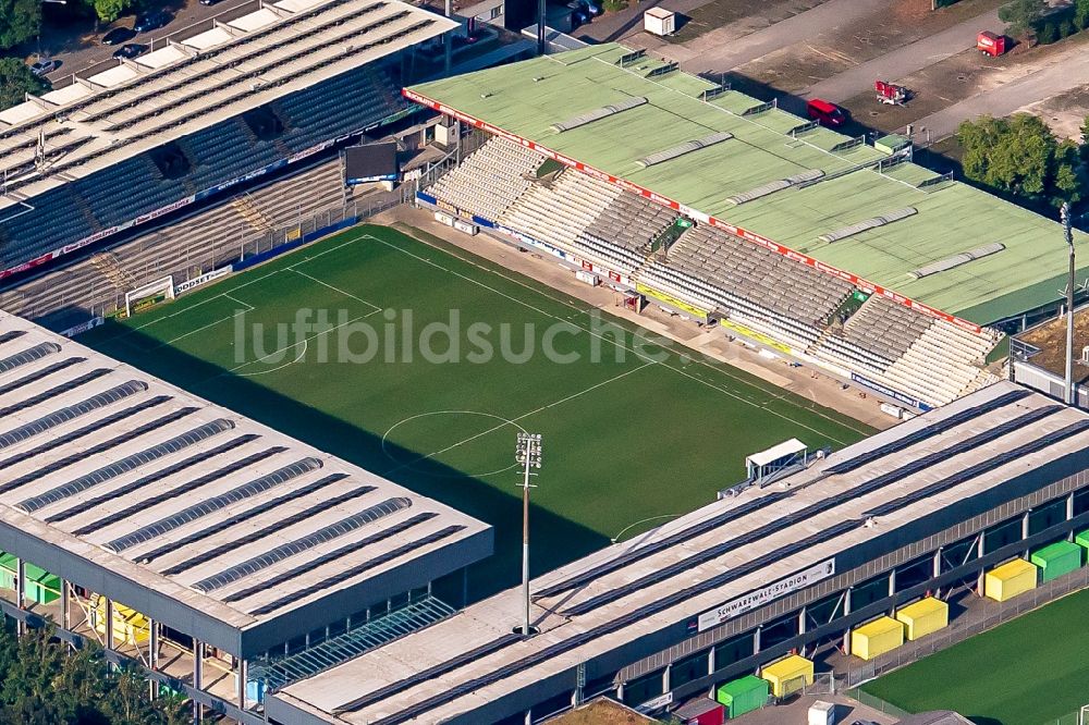 Luftaufnahme Freiburg im Breisgau - Sportstätten-Gelände der Arena des Stadion Dreisam Stadion in Freiburg im Breisgau im Bundesland Baden-Württemberg, Deutschland