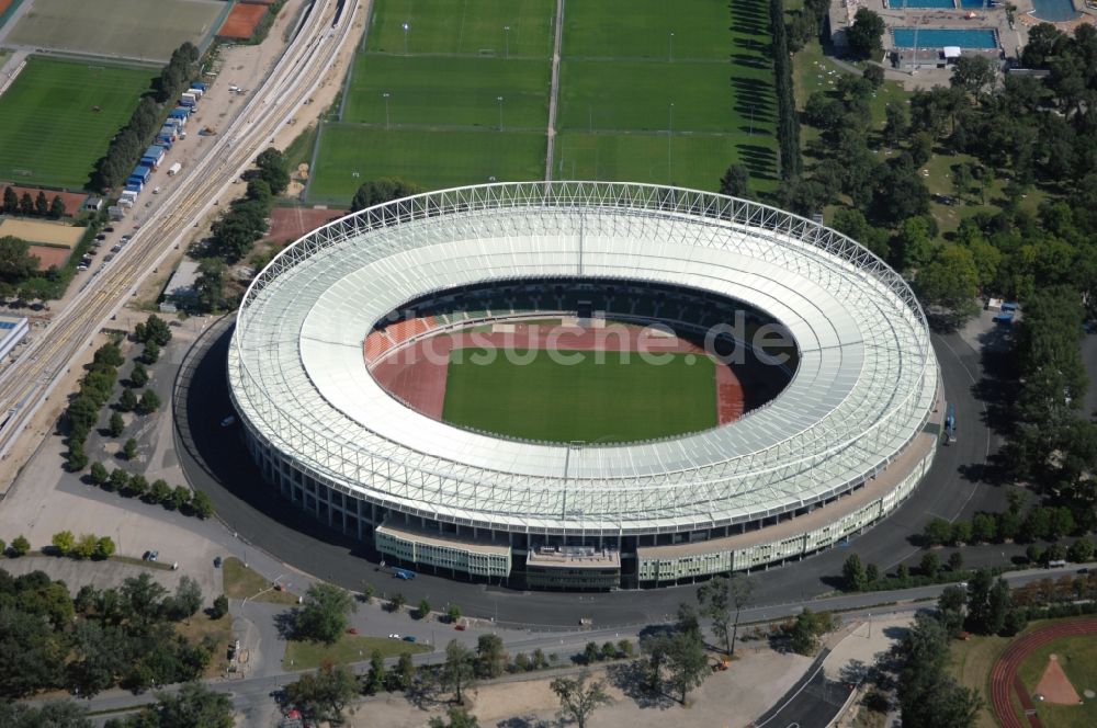 Luftaufnahme Wien - Sportstätten-Gelände der Arena des Stadion Ernst-Hampel-Stadion in Wien in Österreich