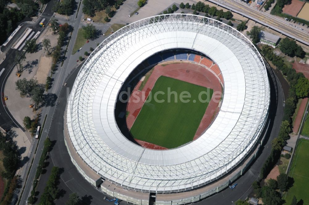 Wien von oben - Sportstätten-Gelände der Arena des Stadion Ernst-Hampel-Stadion in Wien in Österreich