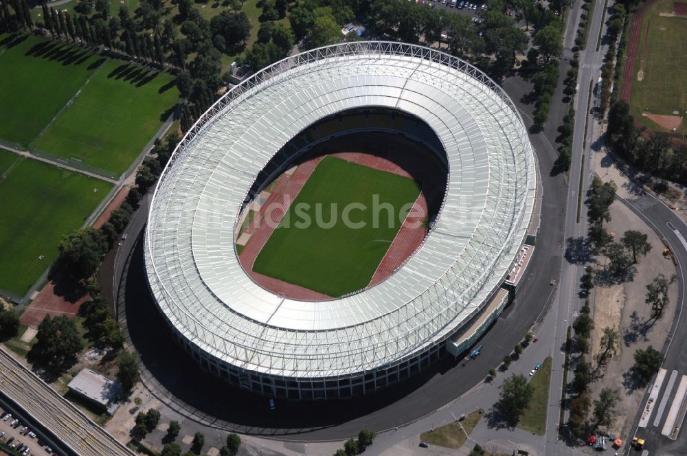 Wien von oben - Sportstätten-Gelände der Arena des Stadion Ernst-Hampel-Stadion in Wien in Österreich