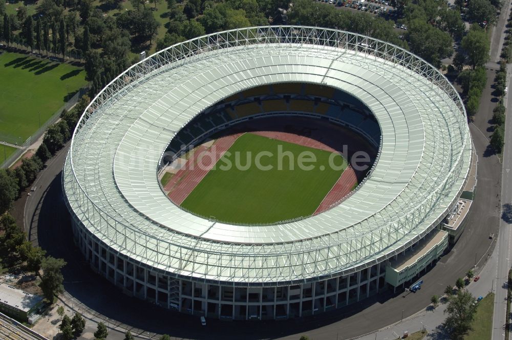 Wien von oben - Sportstätten-Gelände der Arena des Stadion Ernst-Hampel-Stadion in Wien in Österreich