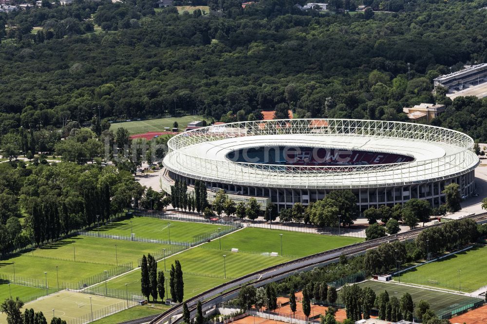 Luftaufnahme Wien - Sportstätten-Gelände der Arena des Stadion Ernst-Happel-Stadion in Wien in Österreich