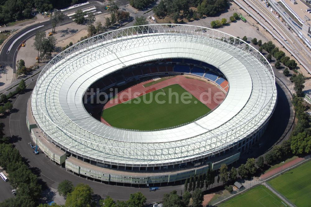 Wien aus der Vogelperspektive: Sportstätten-Gelände der Arena des Stadion Ernst-Happel-Stadion in Wien in Österreich