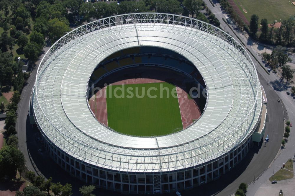 Wien aus der Vogelperspektive: Sportstätten-Gelände der Arena des Stadion Ernst-Happel-Stadion in Wien in Österreich