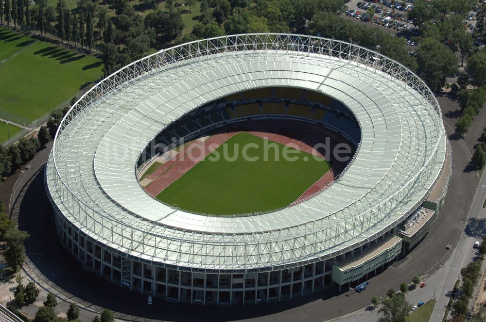 Wien aus der Vogelperspektive: Sportstätten-Gelände der Arena des Stadion Ernst-Happel-Stadion in Wien in Österreich