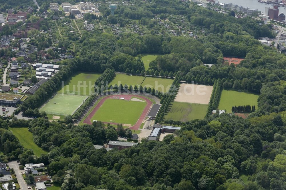 Luftaufnahme Flensburg - Sportstätten-Gelände der Arena des Stadion in Flensburg im Bundesland Schleswig-Holstein