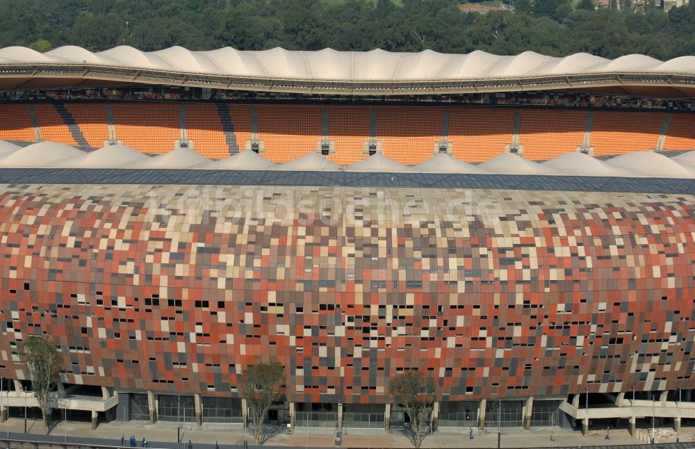 Johannesburg von oben - Sportstätten-Gelände der Arena des Stadion FNB Stadium Soccer an der City Soccer City Ave im Ortsteil Nasrec in Johannesburg South in Gauteng, Südafrika