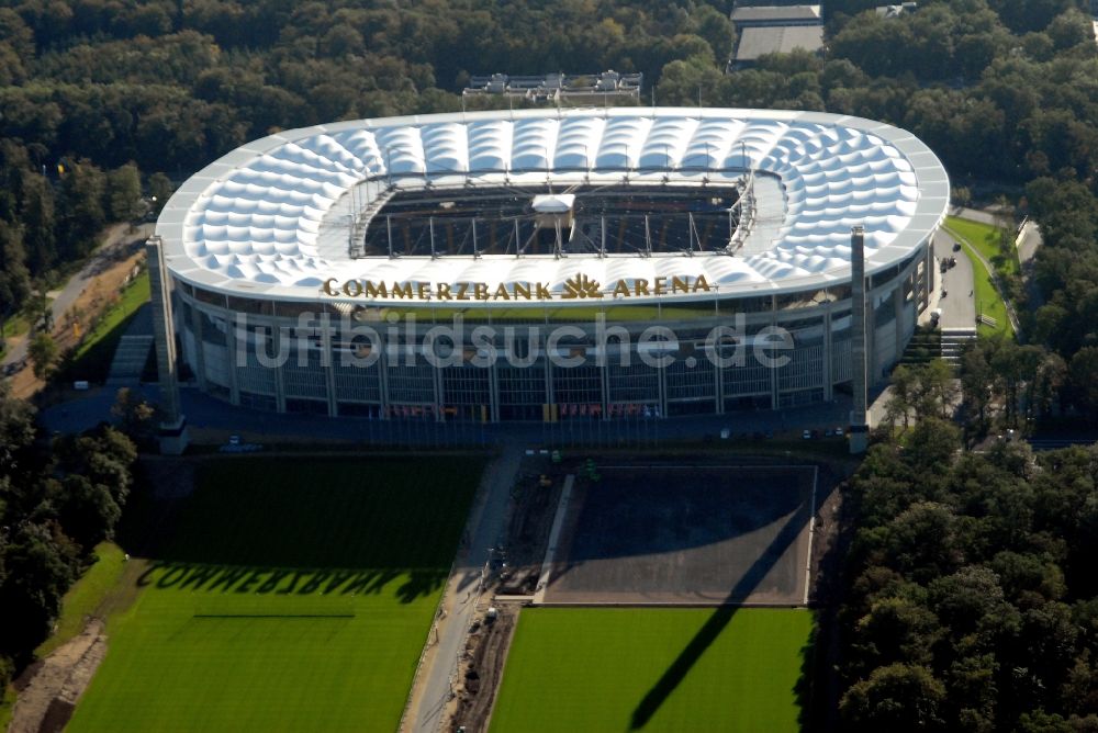 Frankfurt am Main aus der Vogelperspektive: Sportstätten-Gelände der Arena des Stadion in Frankfurt am Main im Bundesland Hessen