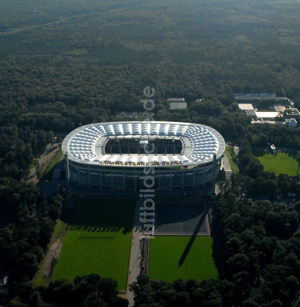 Luftaufnahme Frankfurt am Main - Sportstätten-Gelände der Arena des Stadion in Frankfurt am Main im Bundesland Hessen