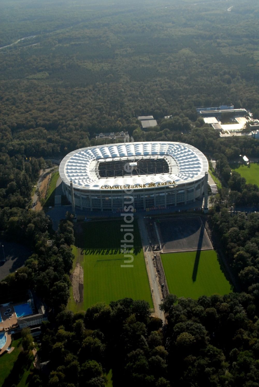 Frankfurt am Main aus der Vogelperspektive: Sportstätten-Gelände der Arena des Stadion in Frankfurt am Main im Bundesland Hessen