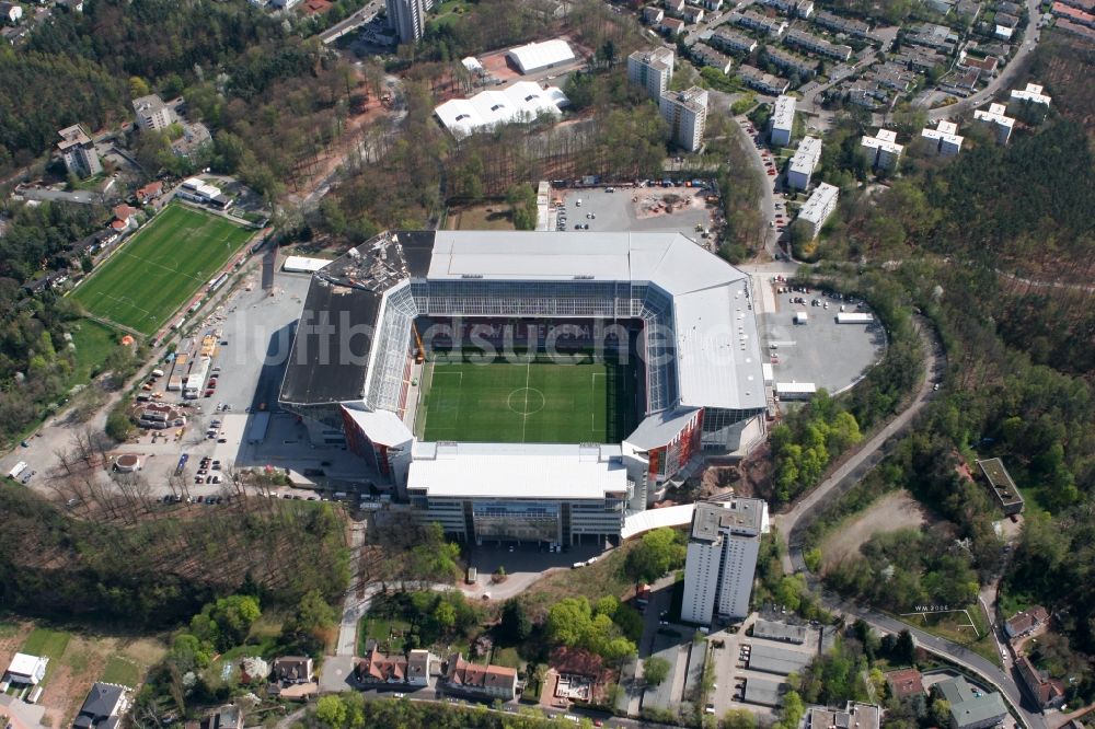 Luftbild Kaiserslautern - Sportstätten-Gelände der Arena des Stadion Fritz-Walter-Stadion in Kaiserslautern im Bundesland Rheinland-Pfalz, Deutschland