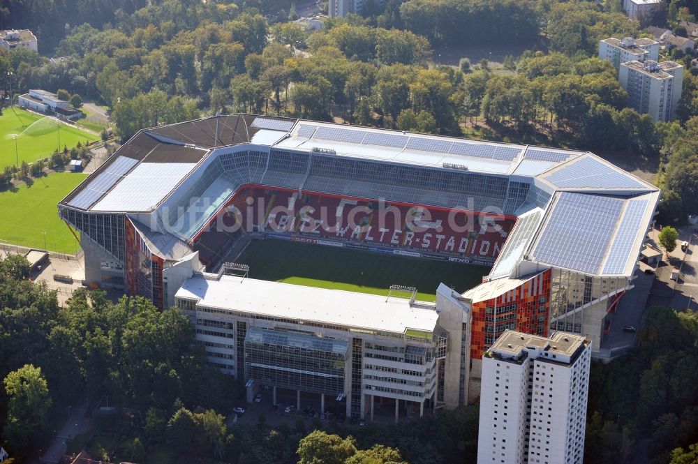 Luftaufnahme Kaiserslautern - Sportstätten-Gelände der Arena des Stadion Fritz-Walter-Stadion in Kaiserslautern im Bundesland Rheinland-Pfalz, Deutschland