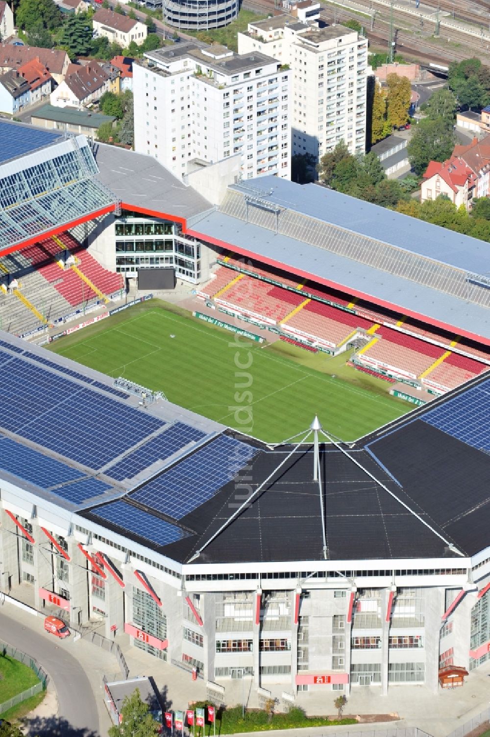 Luftaufnahme Kaiserslautern - Sportstätten-Gelände der Arena des Stadion Fritz-Walter-Stadion in Kaiserslautern im Bundesland Rheinland-Pfalz, Deutschland