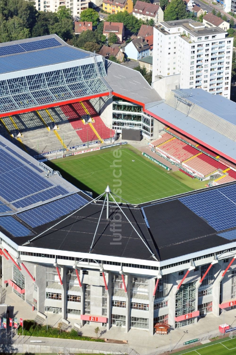 Kaiserslautern aus der Vogelperspektive: Sportstätten-Gelände der Arena des Stadion Fritz-Walter-Stadion in Kaiserslautern im Bundesland Rheinland-Pfalz, Deutschland