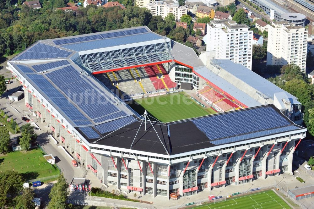 Luftaufnahme Kaiserslautern - Sportstätten-Gelände der Arena des Stadion Fritz-Walter-Stadion in Kaiserslautern im Bundesland Rheinland-Pfalz, Deutschland