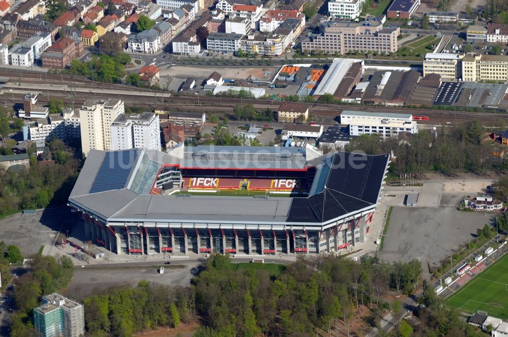 Luftaufnahme Kaiserslautern - Sportstätten-Gelände der Arena des Stadion Fritz-Walter-Stadion in Kaiserslautern im Bundesland Rheinland-Pfalz, Deutschland