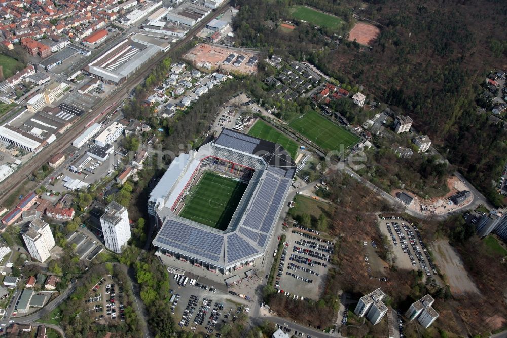 Luftbild Kaiserslautern - Sportstätten-Gelände der Arena des Stadion Fritz-Walter-Stadion in Kaiserslautern im Bundesland Rheinland-Pfalz, Deutschland