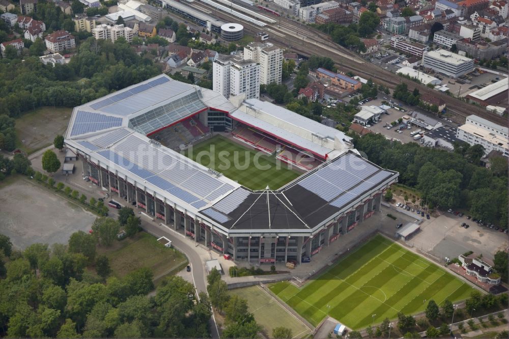 Kaiserslautern von oben - Sportstätten-Gelände der Arena des Stadion Fritz-Walter-Stadion in Kaiserslautern im Bundesland Rheinland-Pfalz, Deutschland