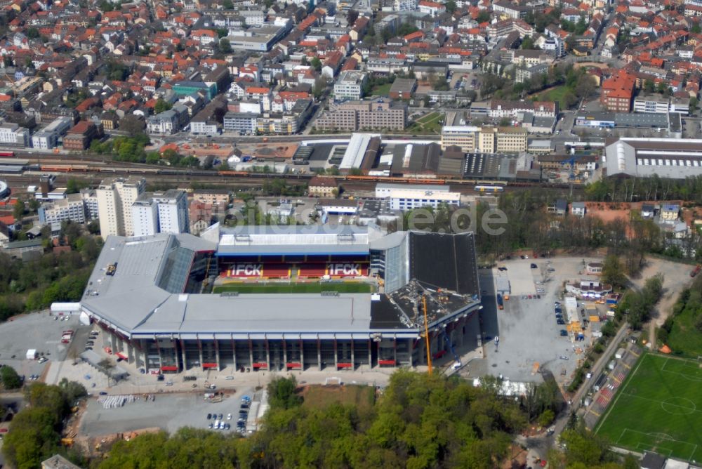 Kaiserslautern von oben - Sportstätten-Gelände der Arena des Stadion Fritz-Walter-Stadion in Kaiserslautern im Bundesland Rheinland-Pfalz, Deutschland