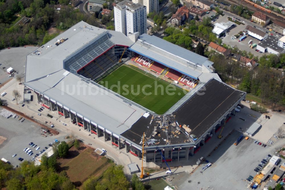 Kaiserslautern aus der Vogelperspektive: Sportstätten-Gelände der Arena des Stadion Fritz-Walter-Stadion in Kaiserslautern im Bundesland Rheinland-Pfalz, Deutschland