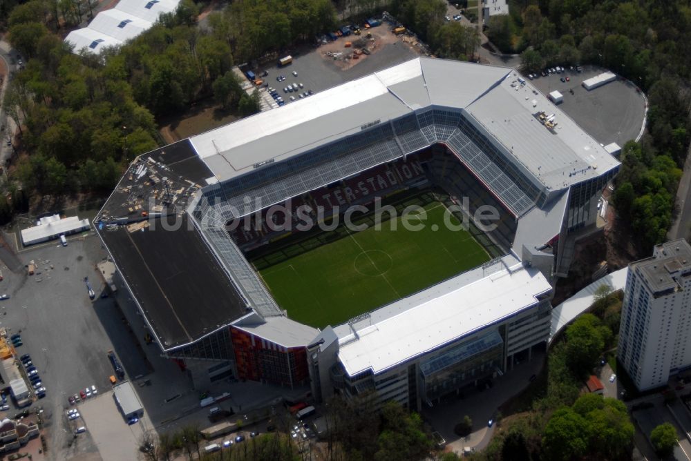 Kaiserslautern aus der Vogelperspektive: Sportstätten-Gelände der Arena des Stadion Fritz-Walter-Stadion in Kaiserslautern im Bundesland Rheinland-Pfalz, Deutschland