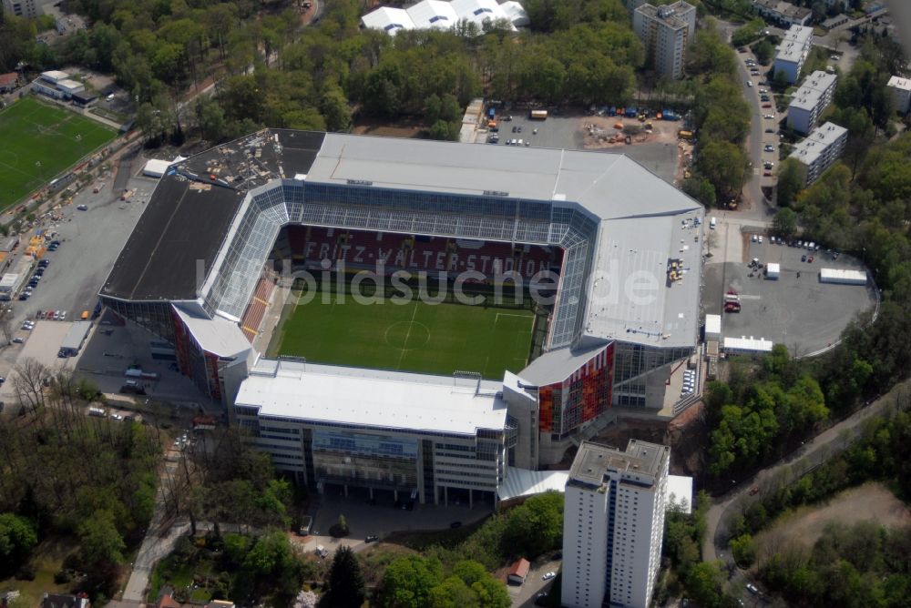 Kaiserslautern von oben - Sportstätten-Gelände der Arena des Stadion Fritz-Walter-Stadion in Kaiserslautern im Bundesland Rheinland-Pfalz, Deutschland