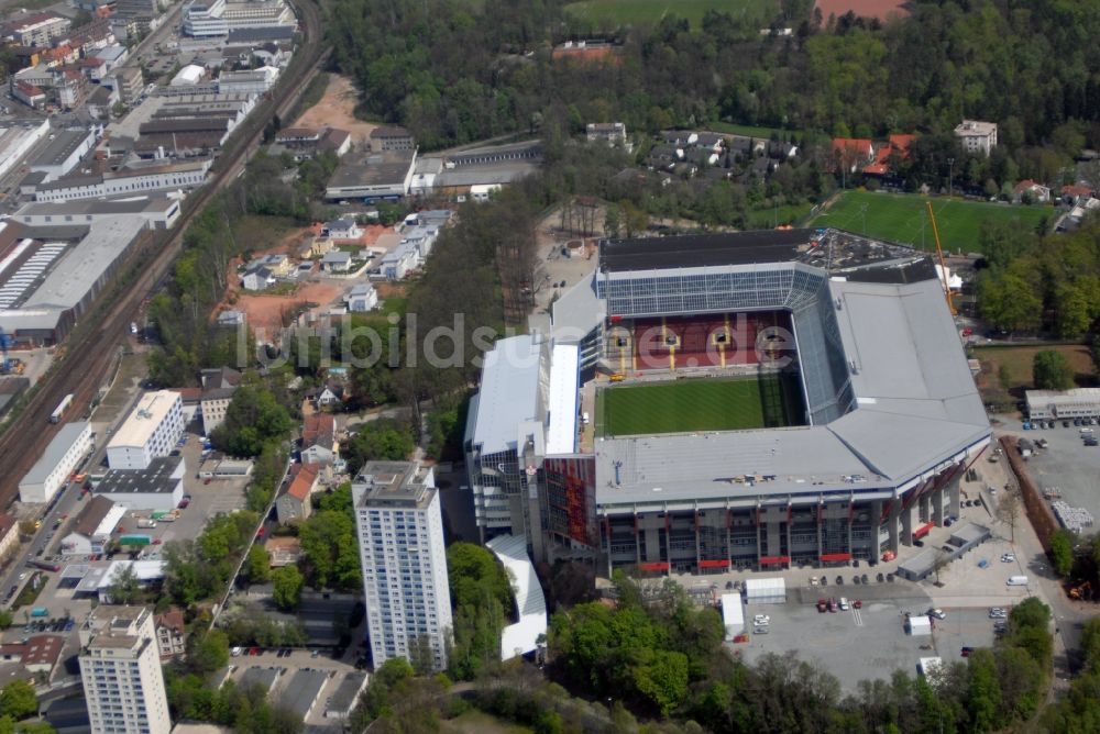 Kaiserslautern von oben - Sportstätten-Gelände der Arena des Stadion Fritz-Walter-Stadion in Kaiserslautern im Bundesland Rheinland-Pfalz, Deutschland