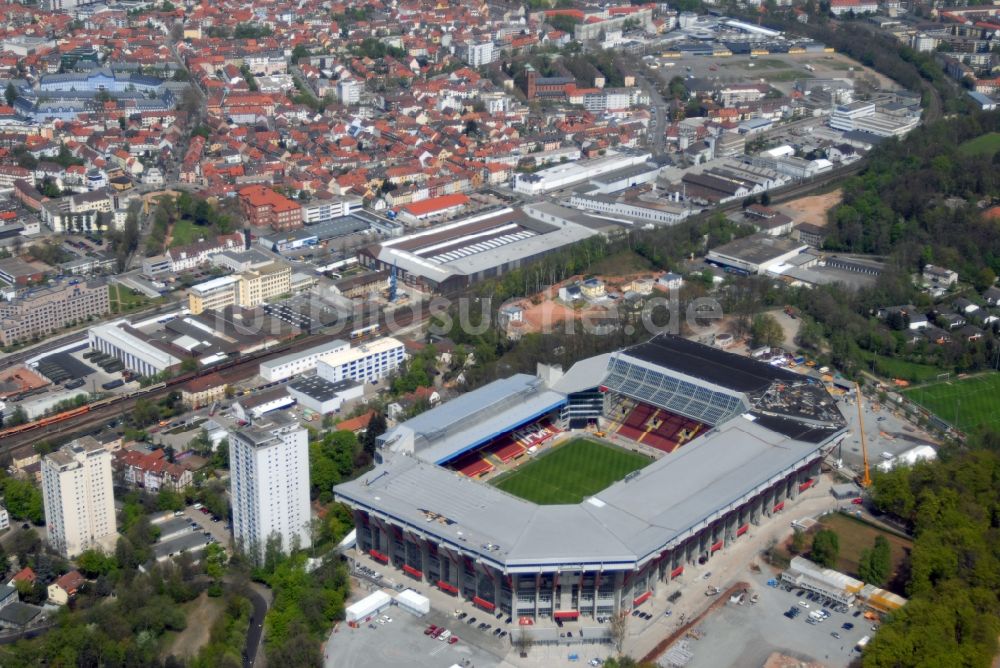 Kaiserslautern aus der Vogelperspektive: Sportstätten-Gelände der Arena des Stadion Fritz-Walter-Stadion in Kaiserslautern im Bundesland Rheinland-Pfalz, Deutschland