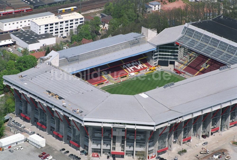 Luftaufnahme Kaiserslautern - Sportstätten-Gelände der Arena des Stadion Fritz-Walter-Stadion in Kaiserslautern im Bundesland Rheinland-Pfalz, Deutschland