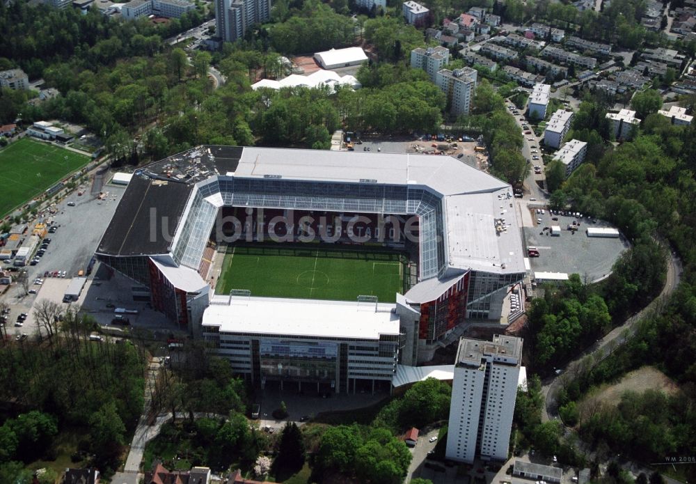 Kaiserslautern von oben - Sportstätten-Gelände der Arena des Stadion Fritz-Walter-Stadion in Kaiserslautern im Bundesland Rheinland-Pfalz, Deutschland