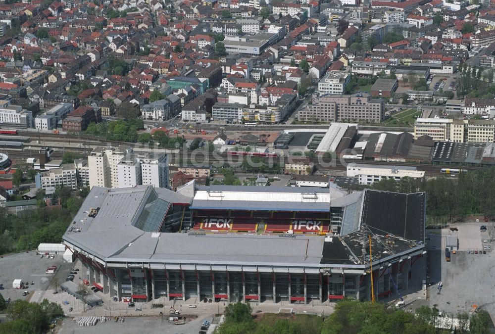 Luftaufnahme Kaiserslautern - Sportstätten-Gelände der Arena des Stadion Fritz-Walter-Stadion in Kaiserslautern im Bundesland Rheinland-Pfalz, Deutschland