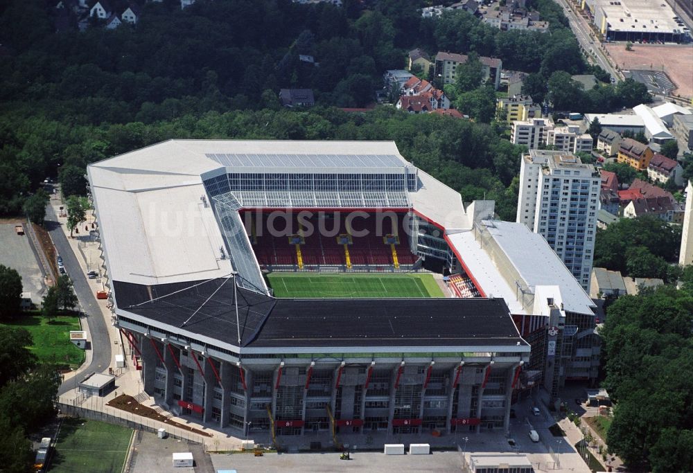 Kaiserslautern aus der Vogelperspektive: Sportstätten-Gelände der Arena des Stadion Fritz-Walter-Stadion in Kaiserslautern im Bundesland Rheinland-Pfalz, Deutschland